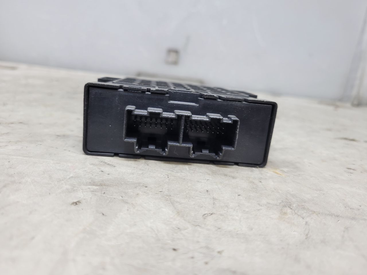 2019 ESCALADE NETWORK GATEWAY MODULE 13598291 31916 - image 7