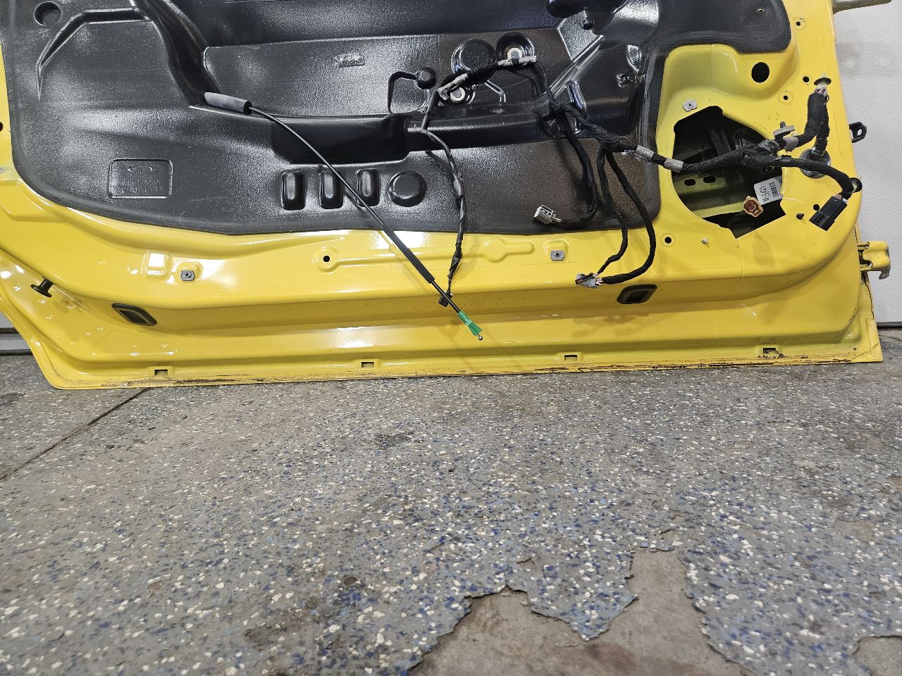 2010 CAMARO LH DOOR YELLOW FRONT CORNR 6D1 6S1.5 31922 - image 14