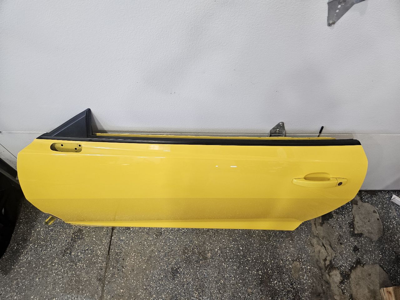 2010 CAMARO LH DOOR YELLOW FRONT CORNR 6D1 6S1.5 31922 - image 2