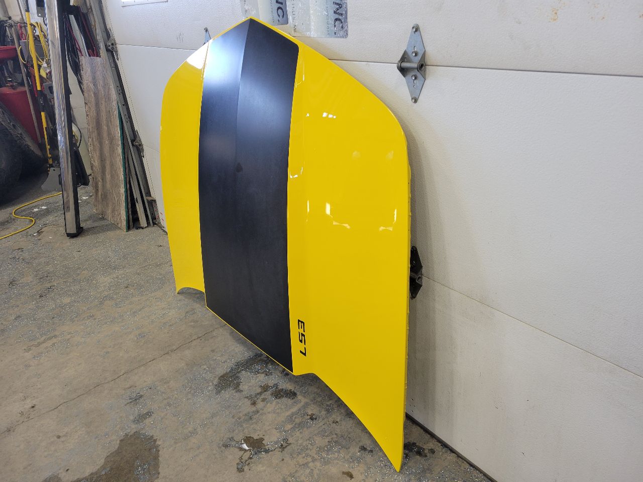 2010 CAMARO HOOD YELLOW 000 COUPLE STONE CHIP 31927 - image 4