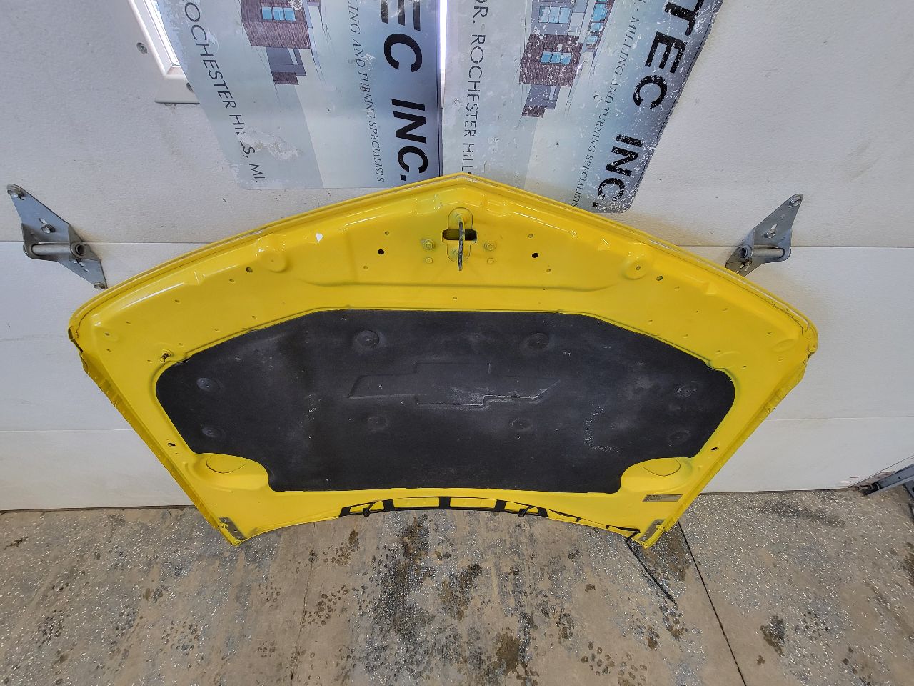 2010 CAMARO HOOD YELLOW 000 COUPLE STONE CHIP 31927 - image 11