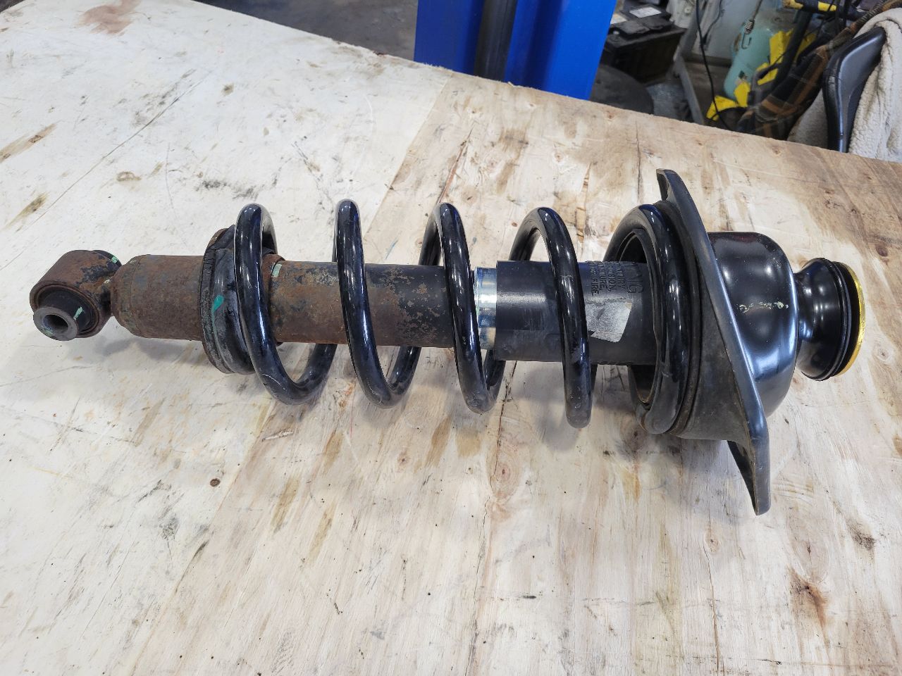 2010 CAMARO SS LH REAR STRUT FE3 26K MI 92195484 31952 - image 3