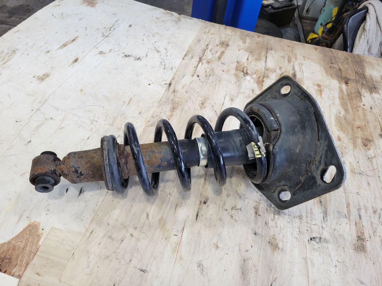 2010 CAMARO SS LH REAR STRUT FE3 26K MI 92195484 31952 - image 8