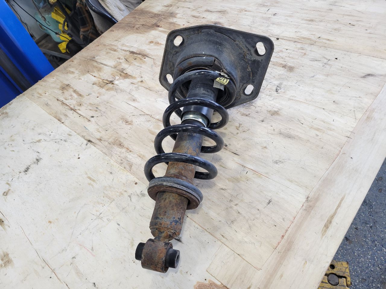 2010 CAMARO SS LH REAR STRUT FE3 26K MI 92195484 31952 - image 9