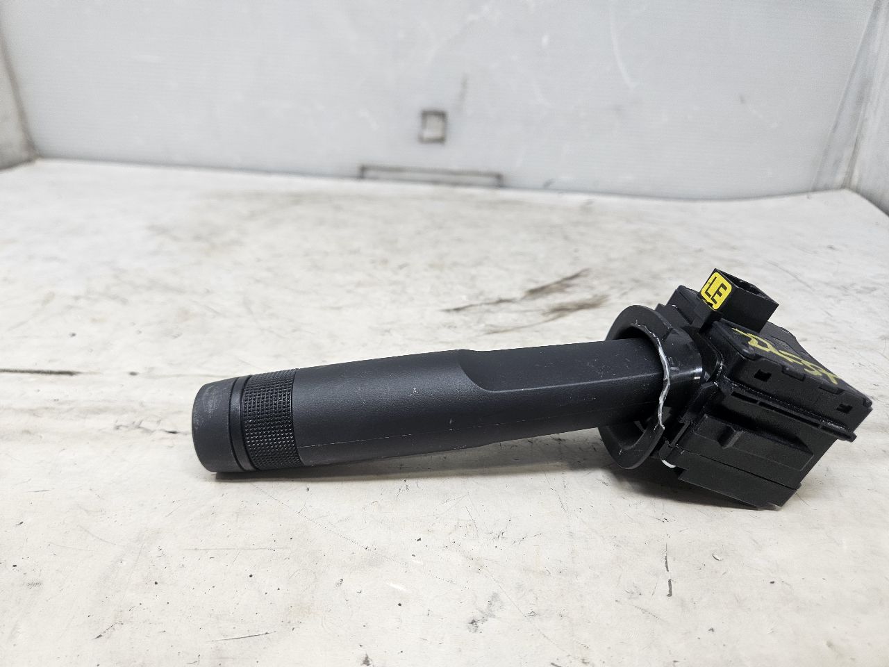 2010 CAMARO WINDSHIELD WIPER STALK 25991658 31991 - image 4