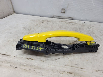 2010 CAMARO RH DOOR HANDLE W/BRACKET YELLOW 32005 - image 4