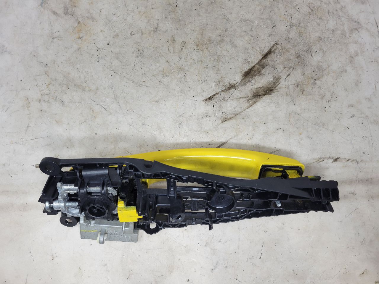2010 CAMARO RH DOOR HANDLE W/BRACKET YELLOW 32005 - image 10