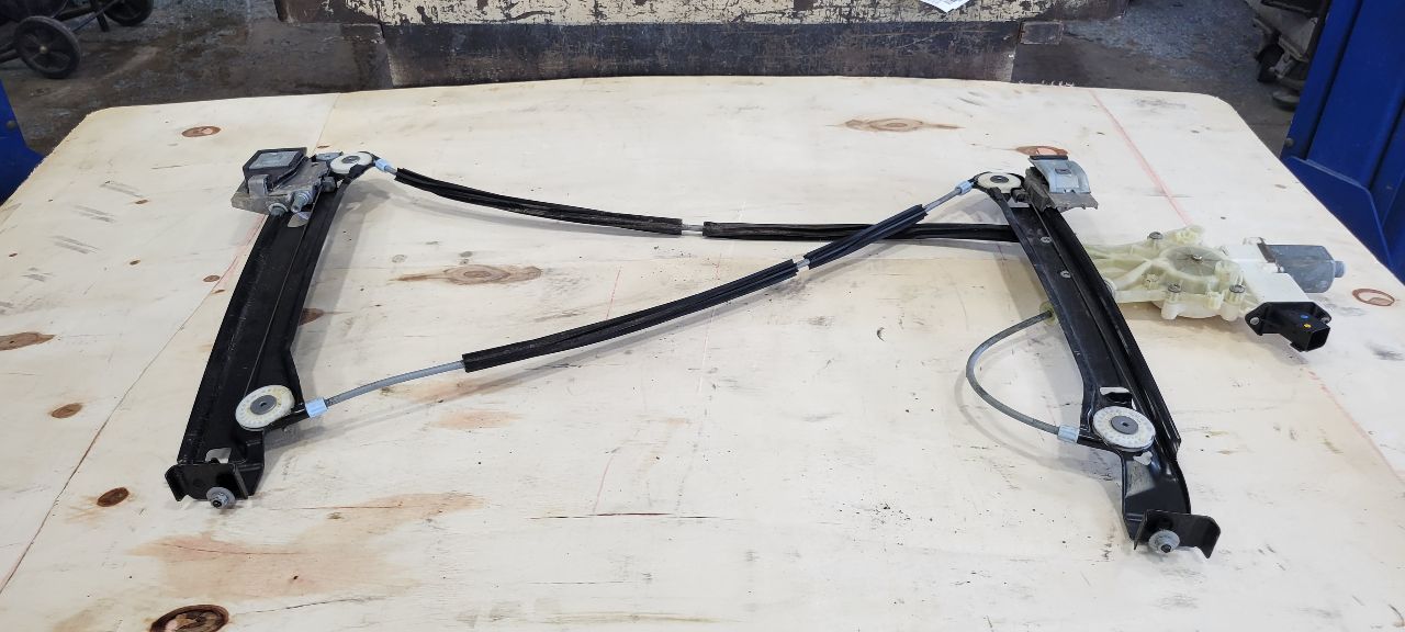 2010 CAMARO PASSENGER WINDOW REGULATOR & MOTOR 32017 - image 4