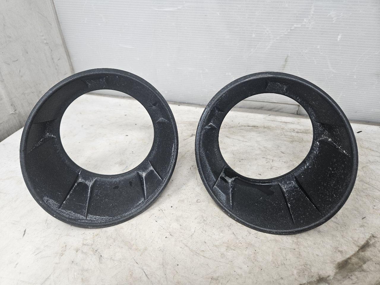 2010 CAMARO FOG LAMPS WITH BEZELS PAIR LH RH 32031 - image 3
