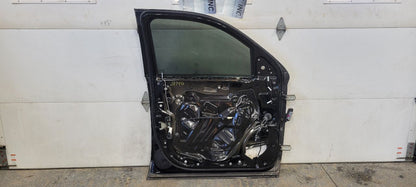 2020 ESCALAESV LH FRONT DOOR BLACK GBA CLEAN SEAM 32050 - image 6