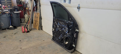 2020 ESCALAESV LH FRONT DOOR BLACK GBA CLEAN SEAM 32050 - image 7
