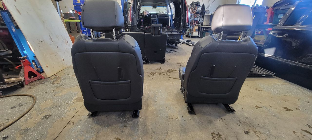2020 ESCALAESV FRONT SEATS BLACK W/LANE KEEP ASSIST 32052 - image 5