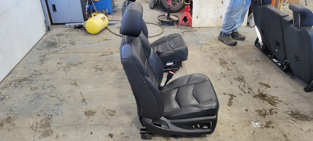 2020 ESCALAESV FRONT SEATS BLACK W/LANE KEEP ASSIST 32052 - image 7