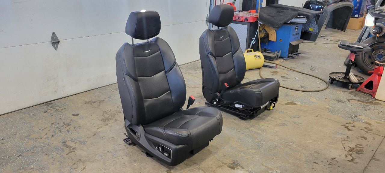 2020 ESCALAESV FRONT SEATS BLACK W/LANE KEEP ASSIST 32052 - image 8