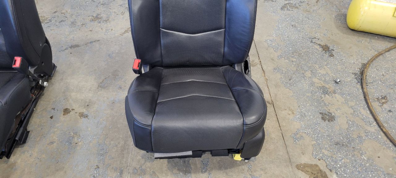 2020 ESCALAESV FRONT SEATS BLACK W/LANE KEEP ASSIST 32052 - image 12