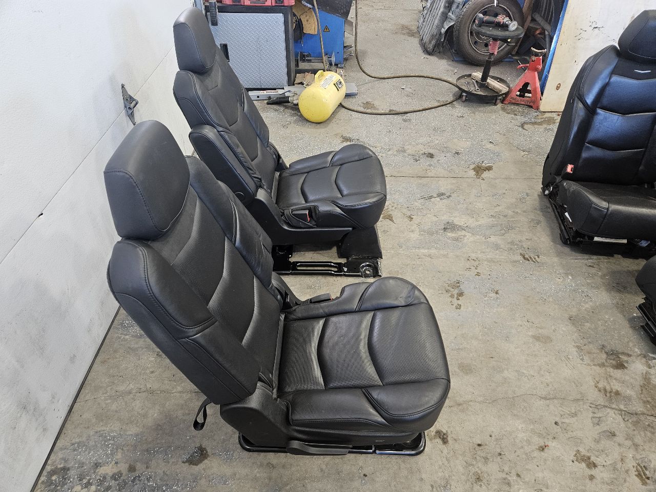 2020 ESCALAESV 2ND ROW CAPTAINS SEATS BLACK PAIR 32053 - image 5