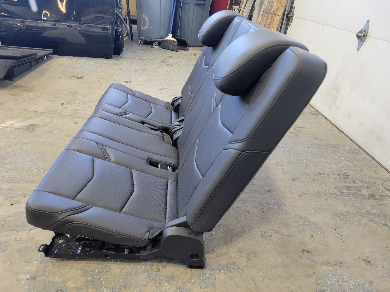 2020 ESCALAESV THIRD ROW POWER FOLDING SEAT BLACK 32054 - image 6