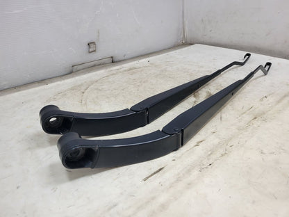 2020 ESCALAESV FRONT WINDSHIELD WIPER ARMS ARM PAIR 32071 - image 4