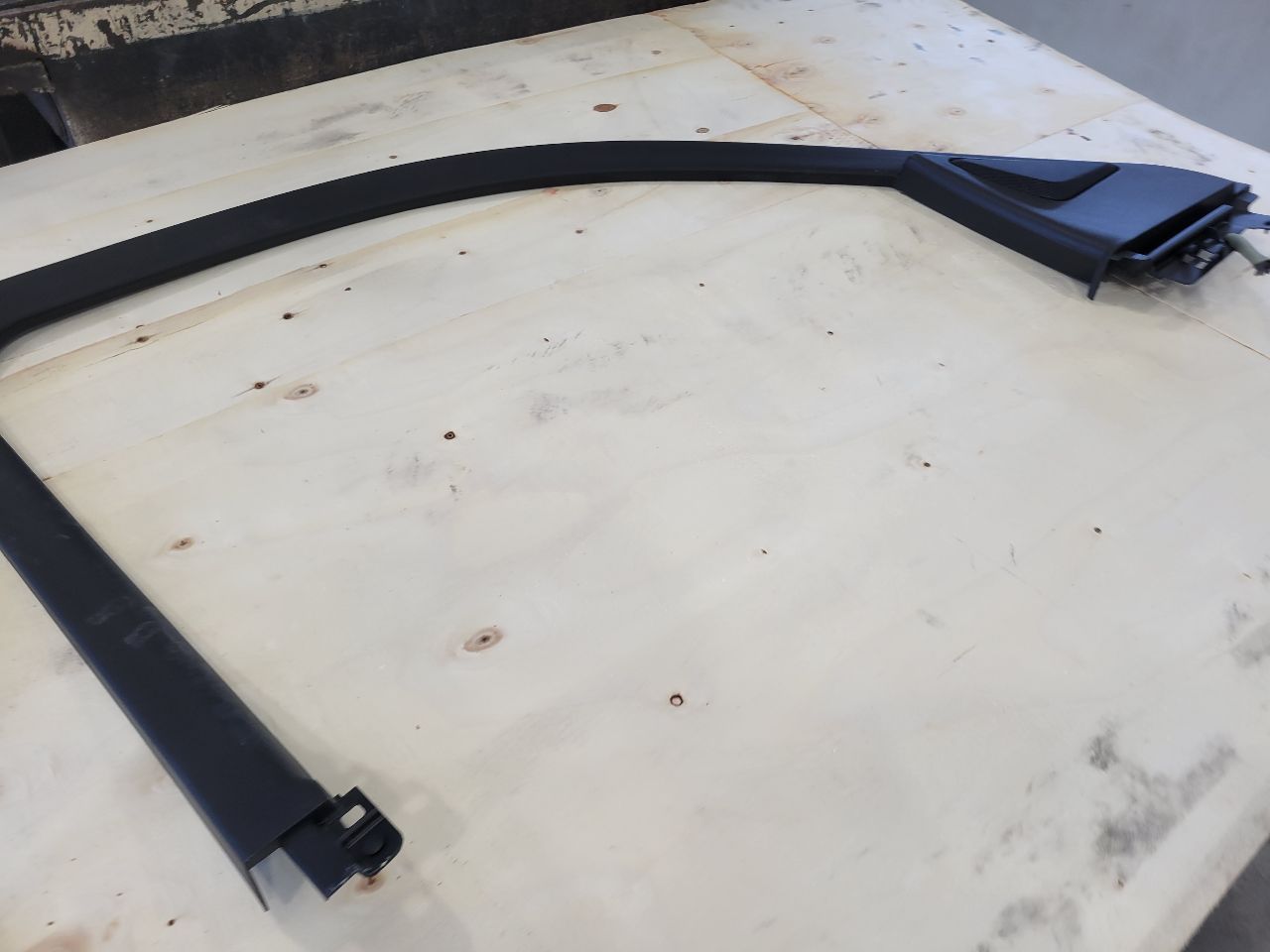 2020 ESCALAESV LH DRIVER UPPER DOOR PANEL TRIM 32078 - image 4