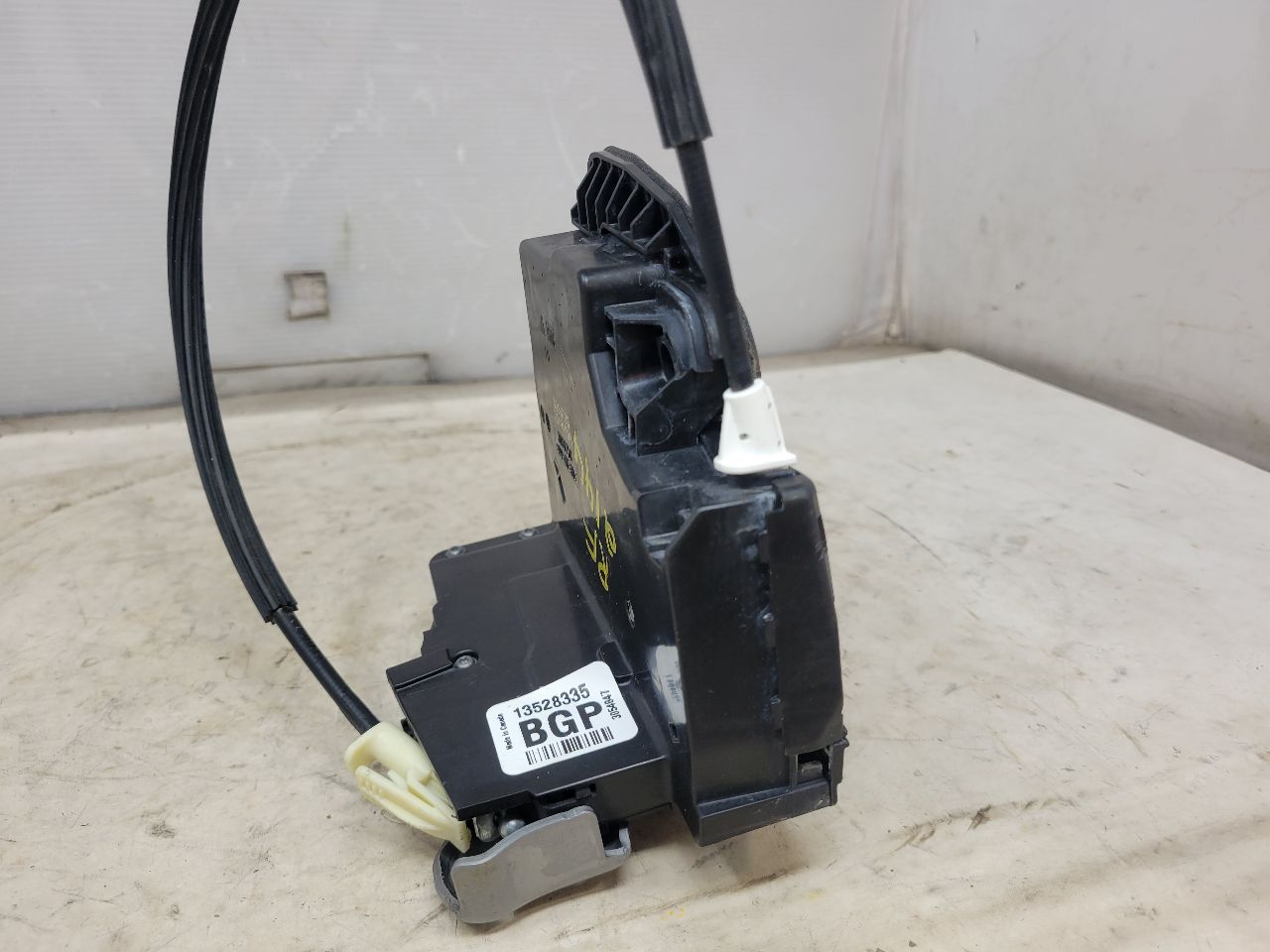 2020 ESCALAESV FRONT RH DOOR LATCH 13528335 32080 - image 6