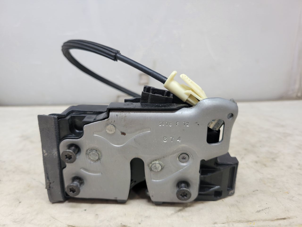 2020 ESCALAESV FRONT RH DOOR LATCH 13528335 32080 - image 7