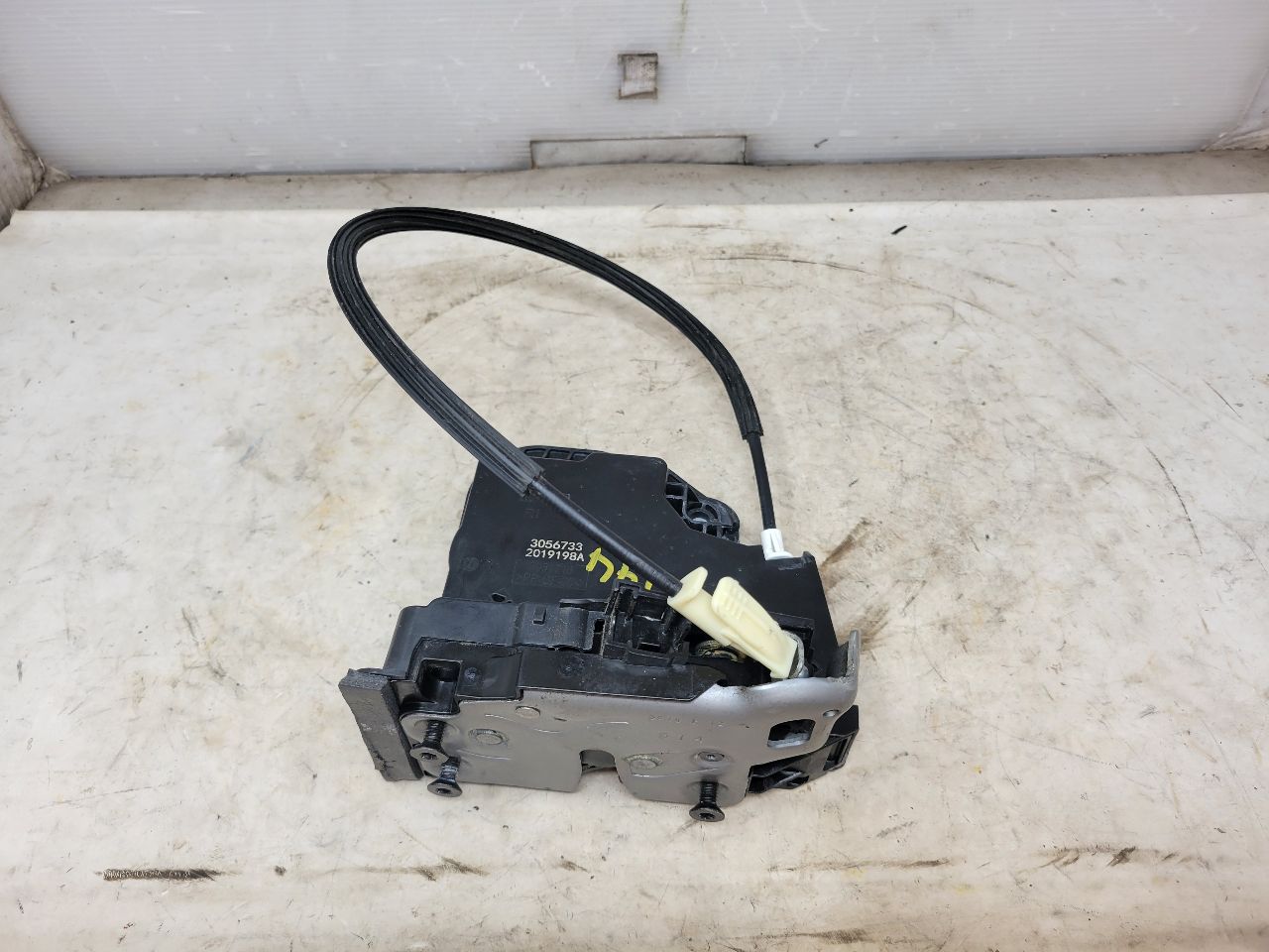 2020 ESCALAESV FRONT RH DOOR LATCH 13528335 32080 - image 8