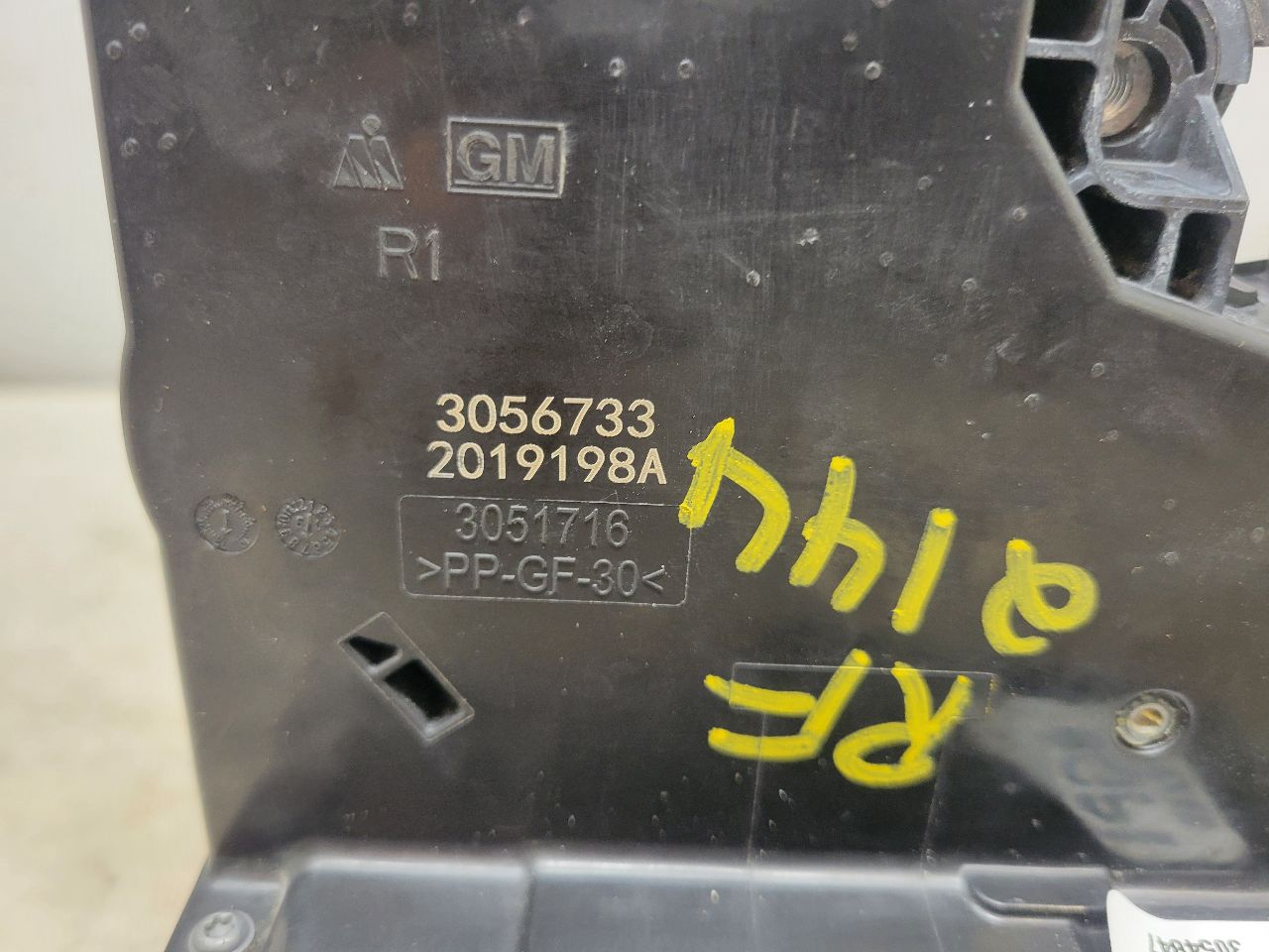 2020 ESCALAESV FRONT RH DOOR LATCH 13528335 32080 - image 9