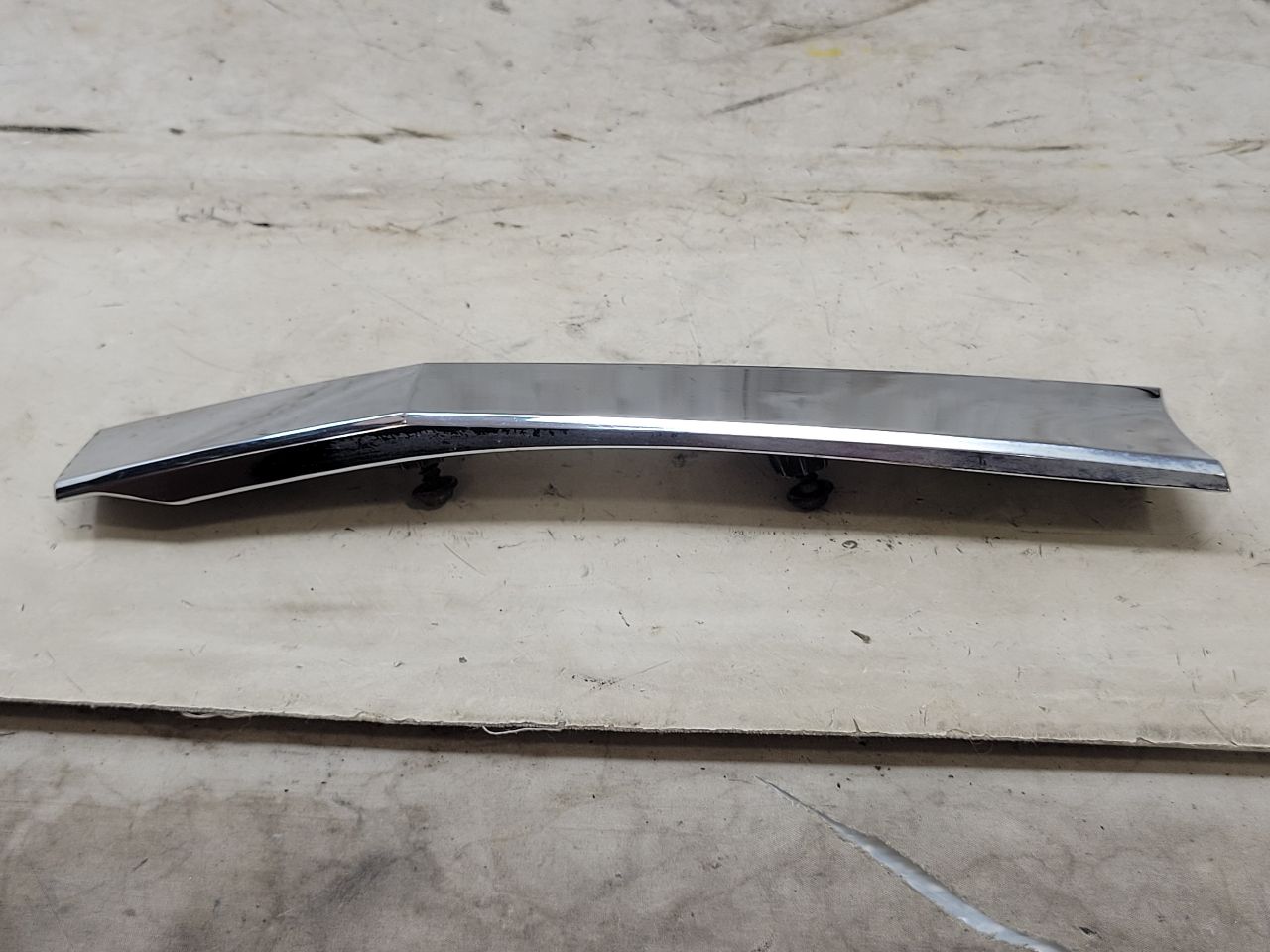 2020 ESCALAESV INSERT W/SCREWS GOOD CONDITION 32086 - image 5