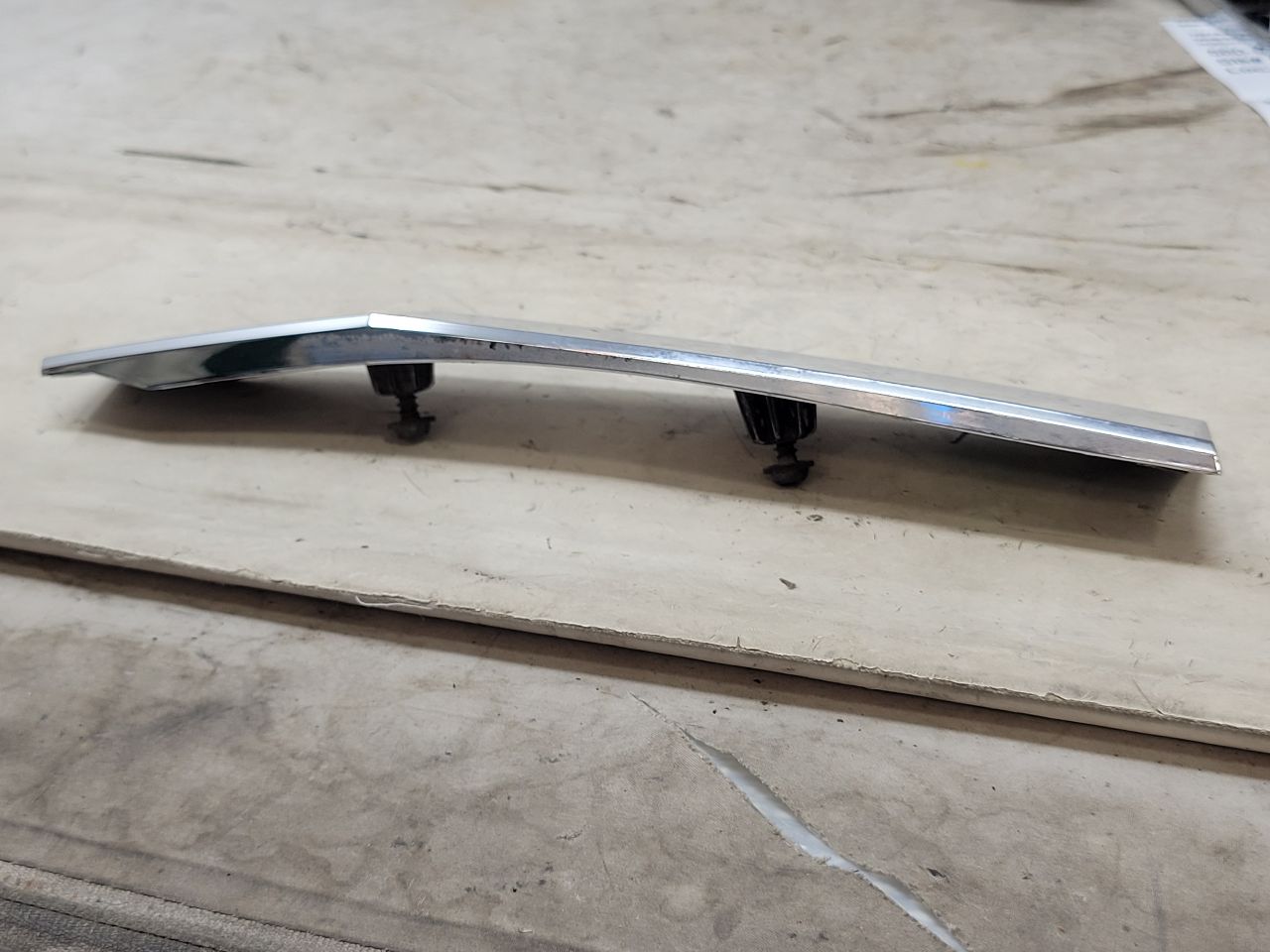 2020 ESCALAESV INSERT W/SCREWS GOOD CONDITION 32086 - image 6
