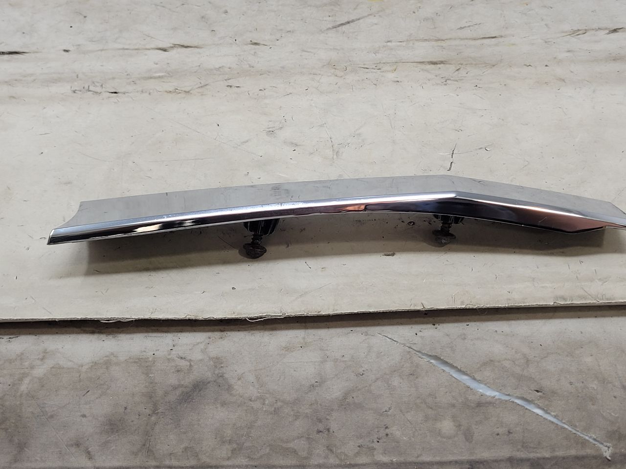2020 ESCALAESV INSERT W/SCREWS GOOD CONDITION 32087 - image 5