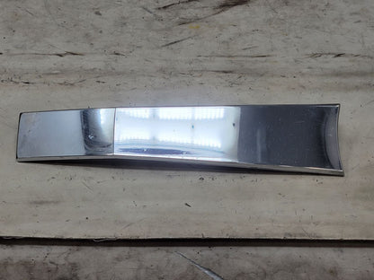 2020 ESCALAESV INSERT W/SCREWS GOOD CONDITION 32089 - image 1