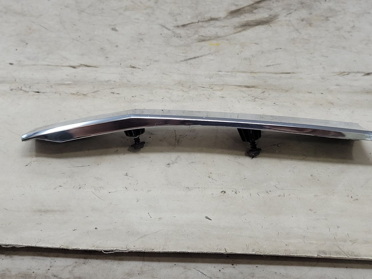 2020 ESCALAESV INSERT W/SCREWS GOOD CONDITION 32089 - image 5
