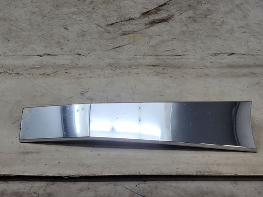 2020 ESCALAESV INSERT W/SCREWS GOOD CONDITION 32091 - image 1