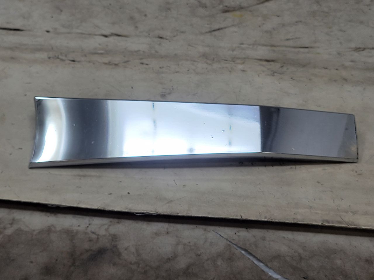 2020 ESCALAESV INSERT W/SCREWS GOOD CONDITION 32091 - image 5