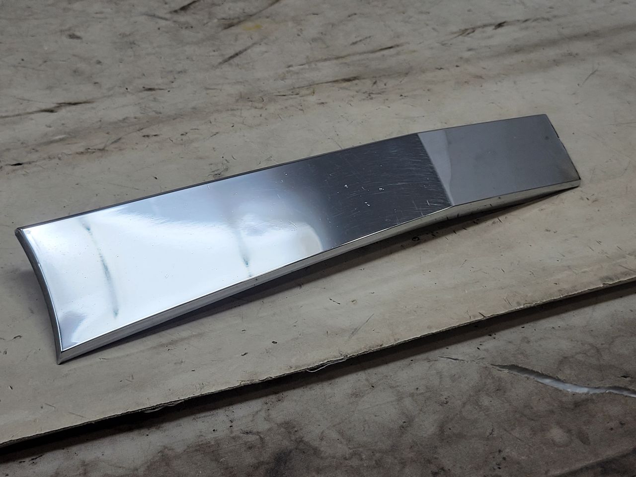 2020 ESCALAESV INSERT W/SCREWS GOOD CONDITION 32091 - image 6