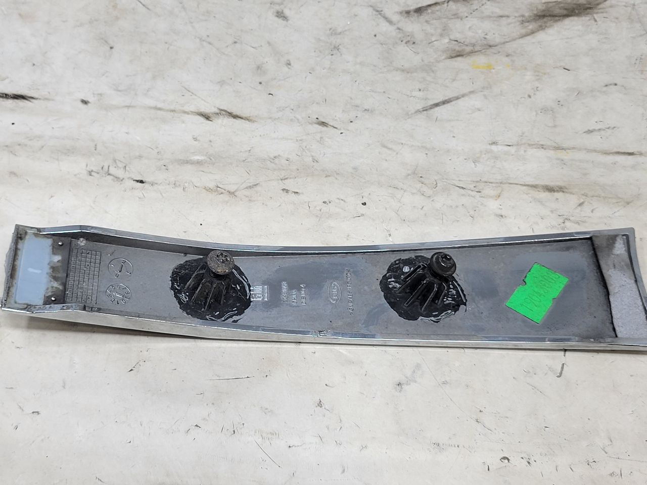 2020 ESCALAESV INSERT W/SCREWS FAIR CONDITION 32101 - image 6