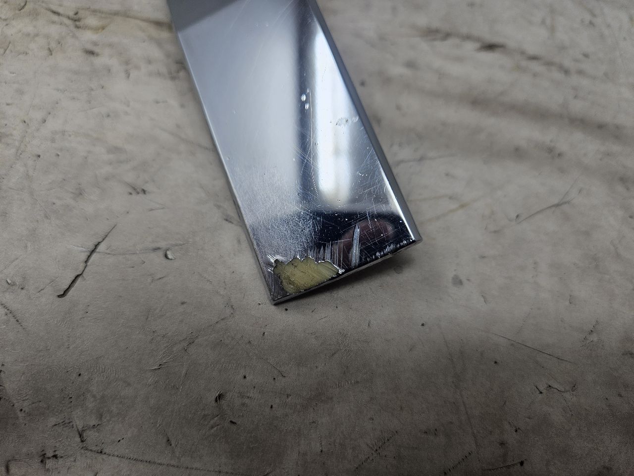 2020 ESCALAESV INSERT W/SCREWS FAIR CONDITION 32102 - image 2