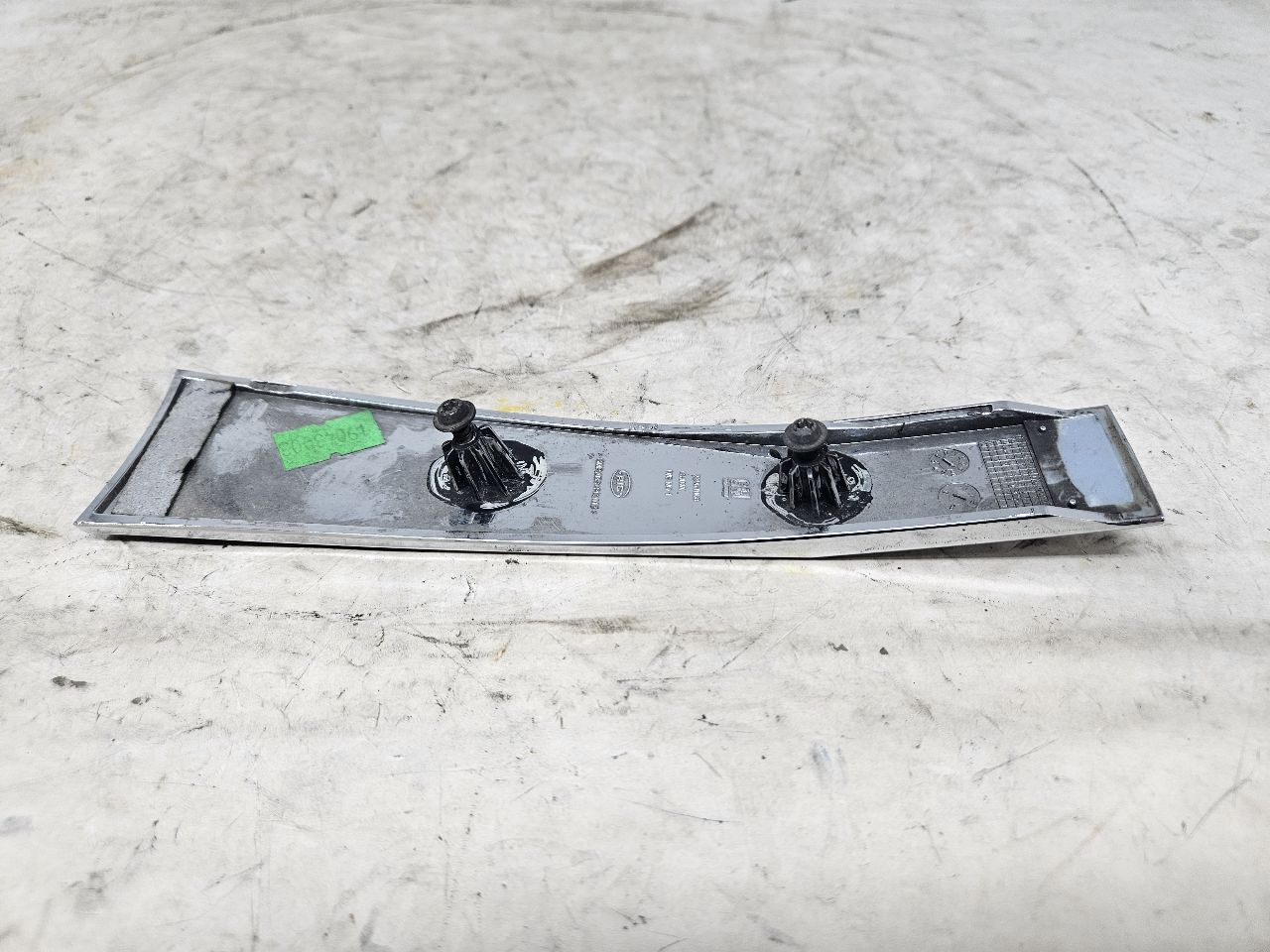 2020 ESCALAESV INSERT W/SCREWS FAIR CONDITION 32102 - image 8