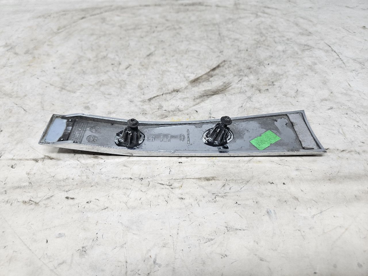 2020 ESCALAESV INSERT W/SCREWS FAIR CONDITION 32102 - image 9