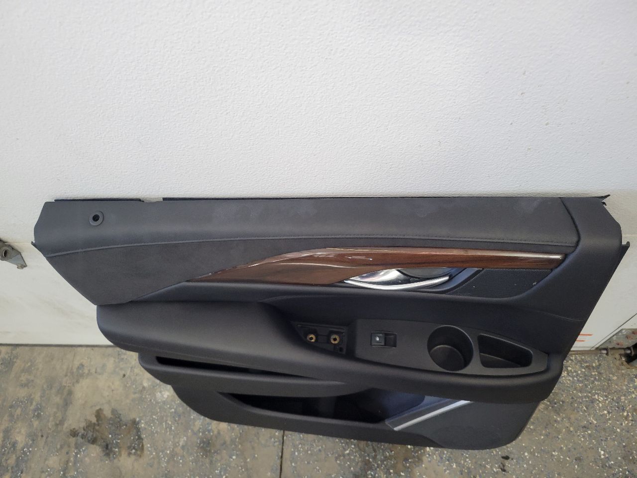 2020 ESCALAESV REAR LH DOOR TRIM PANEL BLACK ESV 32106 - image 6
