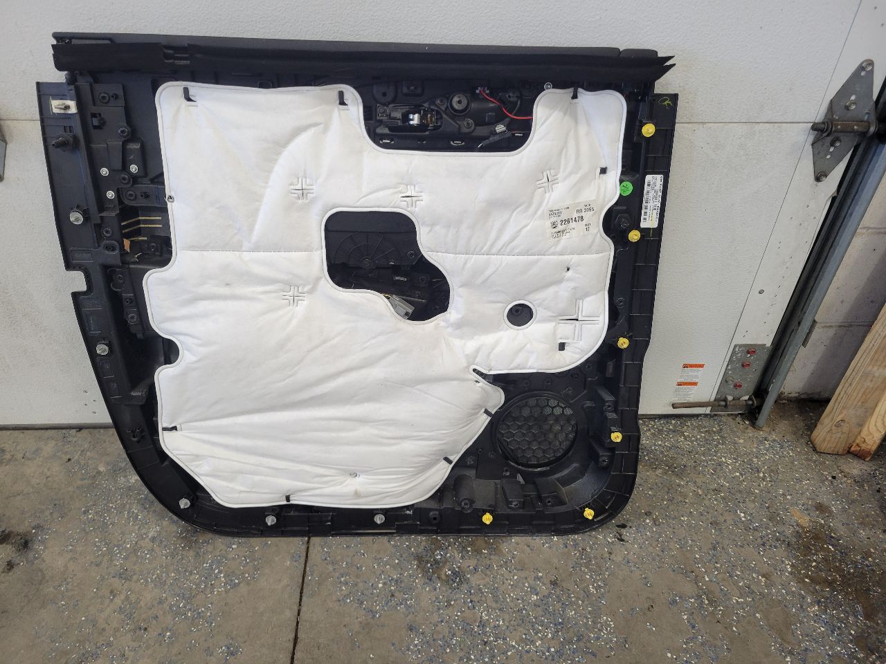 2020 ESCALAESV REAR RH DOOR TRIM PANEL BLACK ESV 32107 - image 8