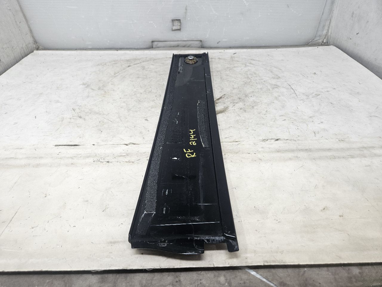 2020 ESCALAESV RH FRONT DOOR B PILLAR APPLIQUE TRIM 32114 - image 2