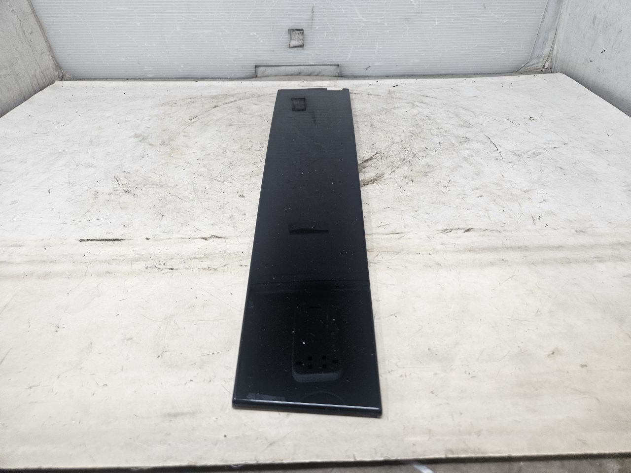 2020 ESCALAESV RH FRONT DOOR B PILLAR APPLIQUE TRIM 32114 - image 4