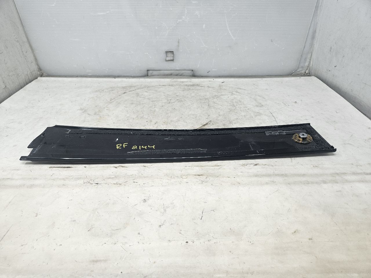 2020 ESCALAESV RH FRONT DOOR B PILLAR APPLIQUE TRIM 32114 - image 7