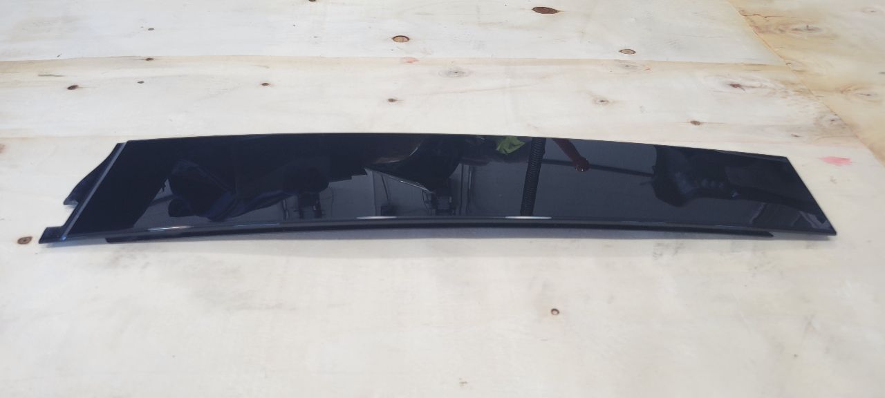 2020 ESCALAESV RH REAR DOOR APPLIQUE FORWARD TRIM 32118 - image 3