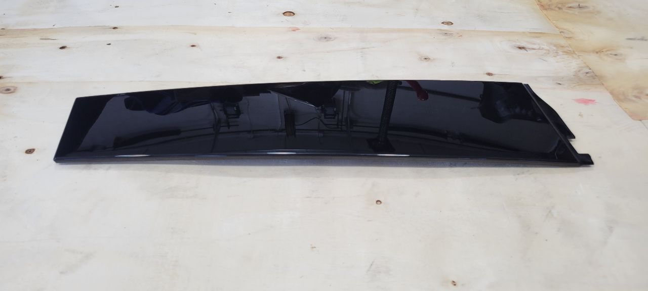 2020 ESCALAESV RH REAR DOOR REARWARD APPLIQUE TRIM 32119 - image 3