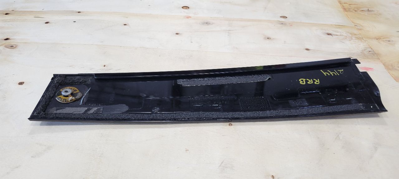 2020 ESCALAESV RH REAR DOOR REARWARD APPLIQUE TRIM 32119 - image 5