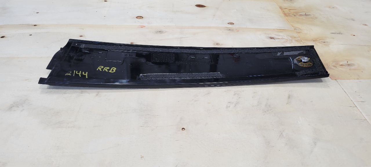 2020 ESCALAESV RH REAR DOOR REARWARD APPLIQUE TRIM 32119 - image 7