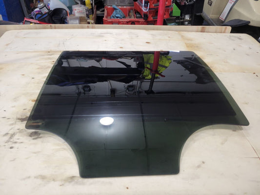 2020 ESCALAESV OEM RH REAR DOOR WINDOW GLASS 32121 - image 2