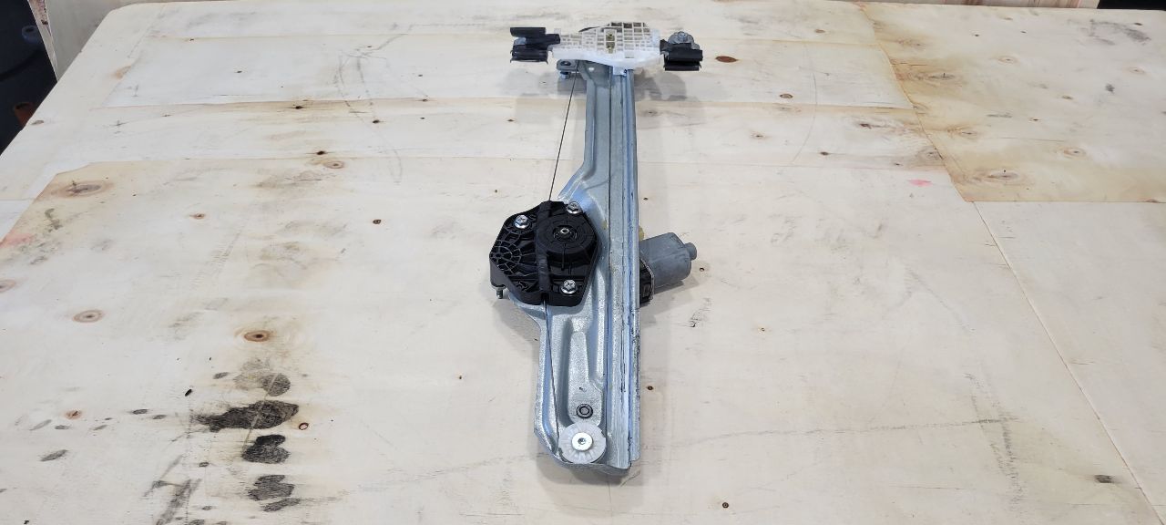 2020 ESCALAESV RH REAR WINDOW REGULATOR & MOTOR 32123 - image 9